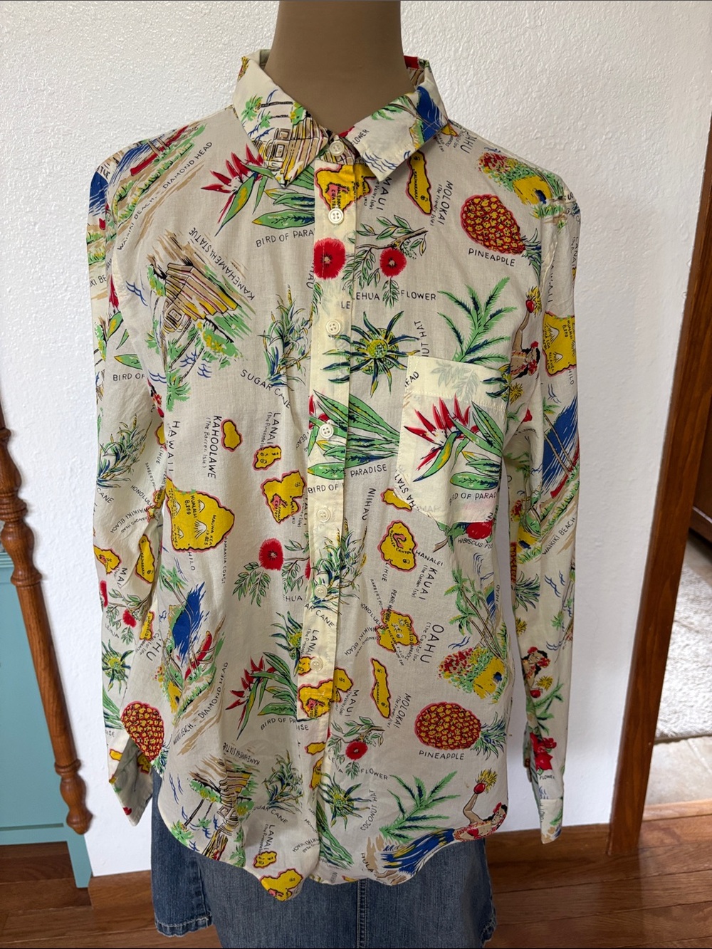 J. Crew Hawaii printed shirt. Tie front long sleeve . Size Large - Picture 4 of 5